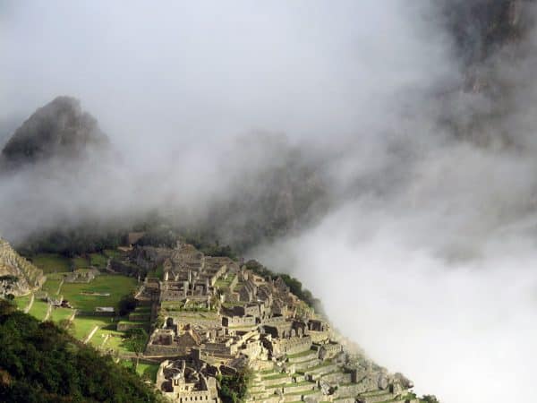 machu picchu cloudy