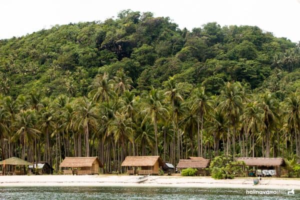 The beautiful islands on the quiet side of Mindoro, Philippines