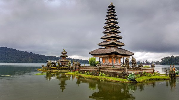 The Ulun Danu Beratan Temple is one of the most stunning in Bali