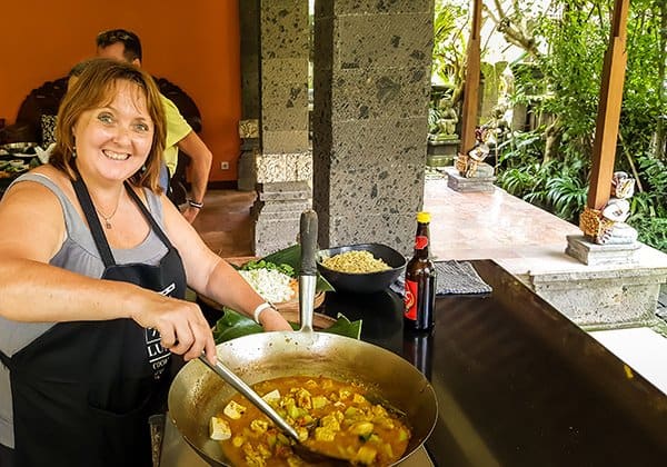 Pauline hard at work creating lunch at the Casa Luna Cooking School in Ubud