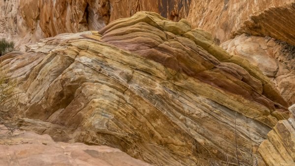 some of the rocks at valley of fire are made up of a rainbow of colours