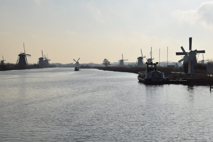 If traditional Dutch windmalls are your thing then there is no better place for you than Kinderdijk