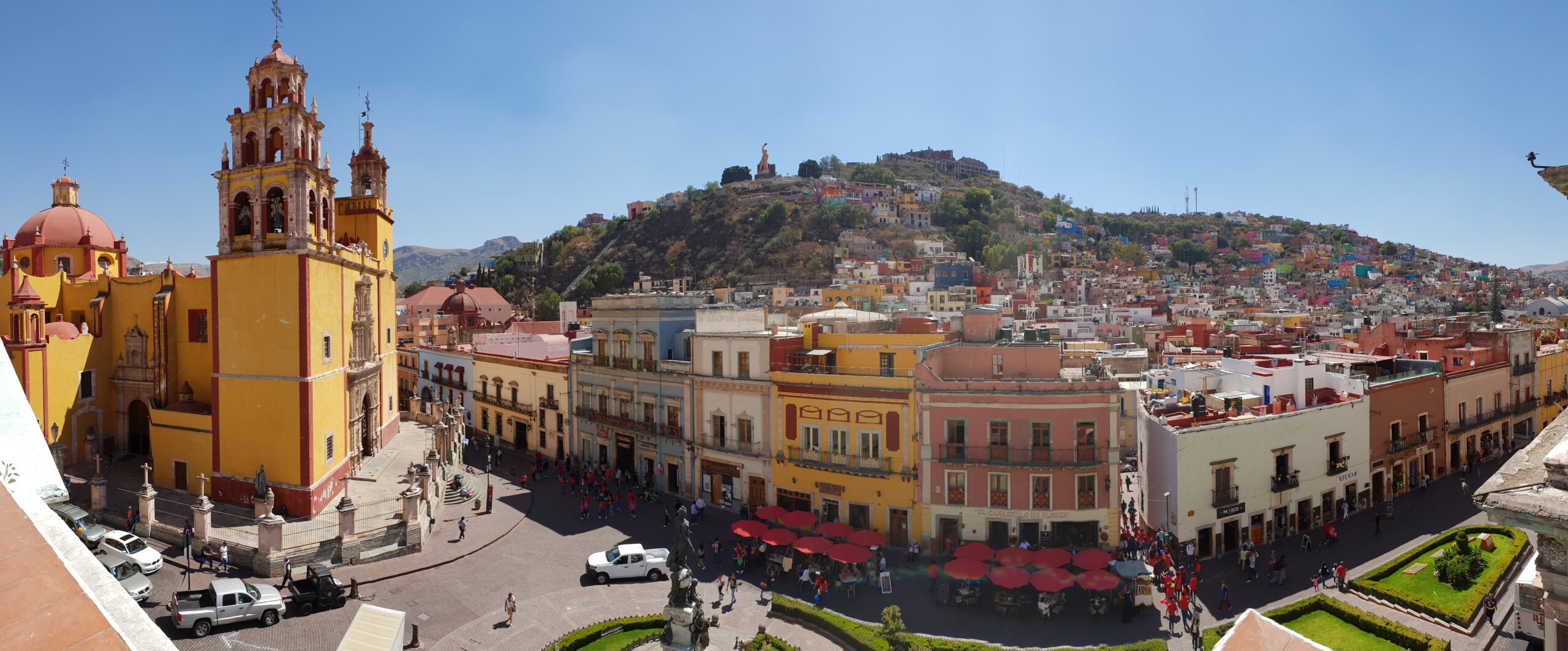 a bird's eye view of the centre of Guanajuato