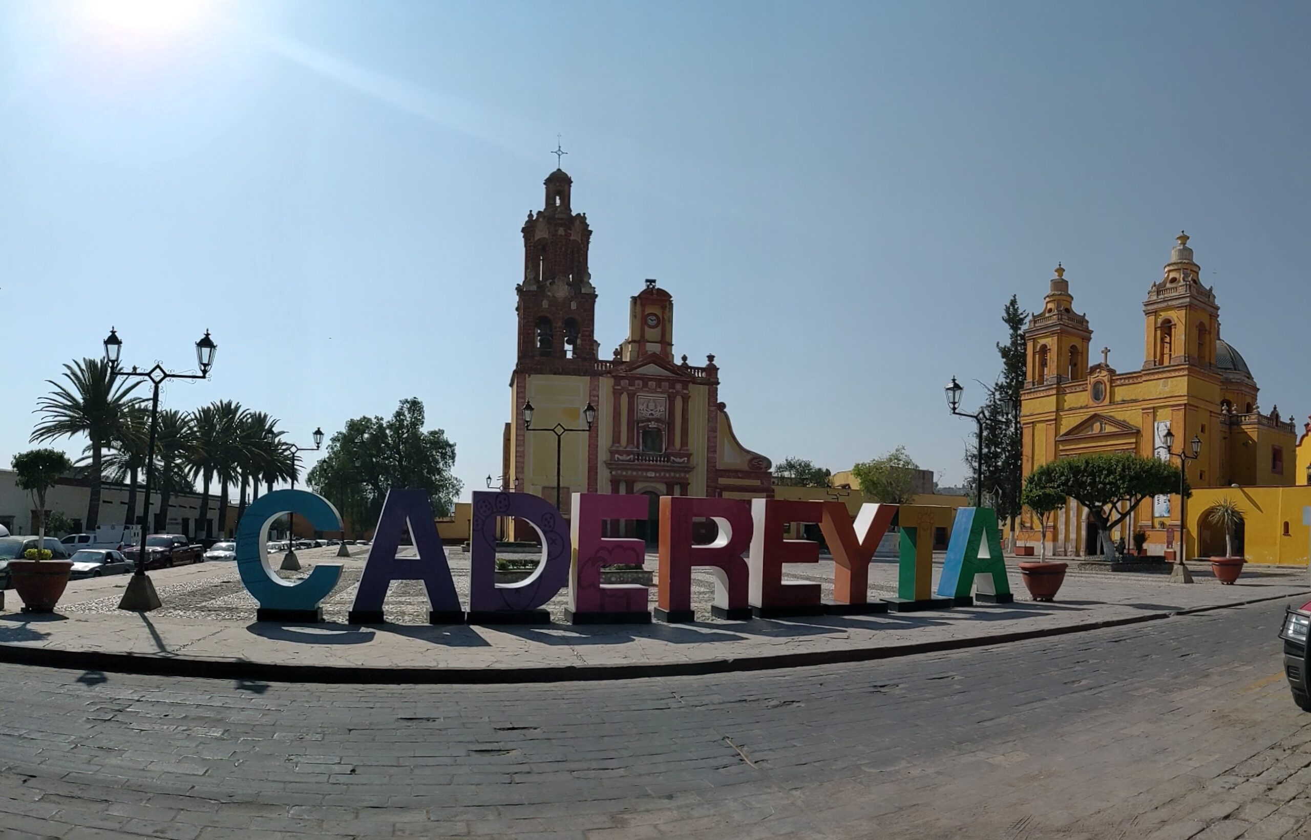 the town square of Cadereyta de Montes