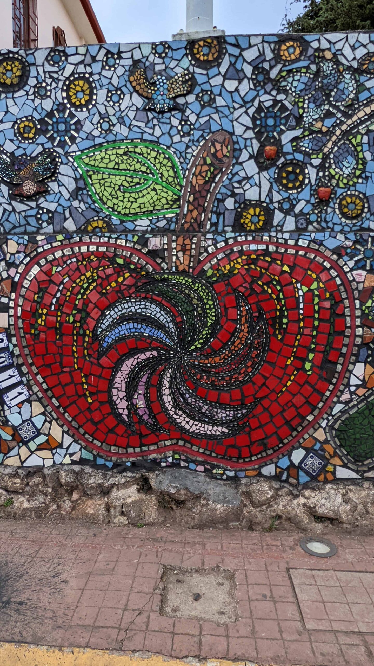 apples feature heavily on the zacatlan mosaic wall